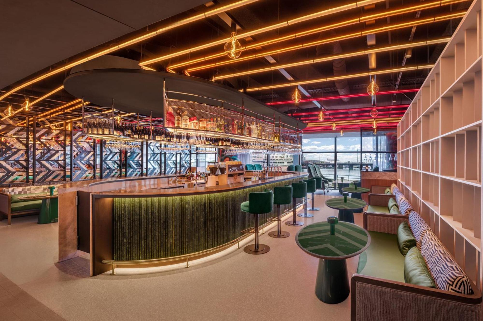 W Sydney Otel Dış mekan fotoğraf The bar at the Virgin Atlantic Clubhouse at Heathrow Airport